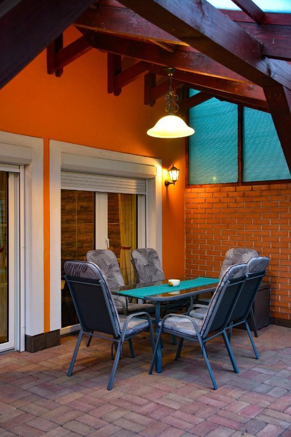 Afrodite Apartmanhaz Eger Luaran gambar