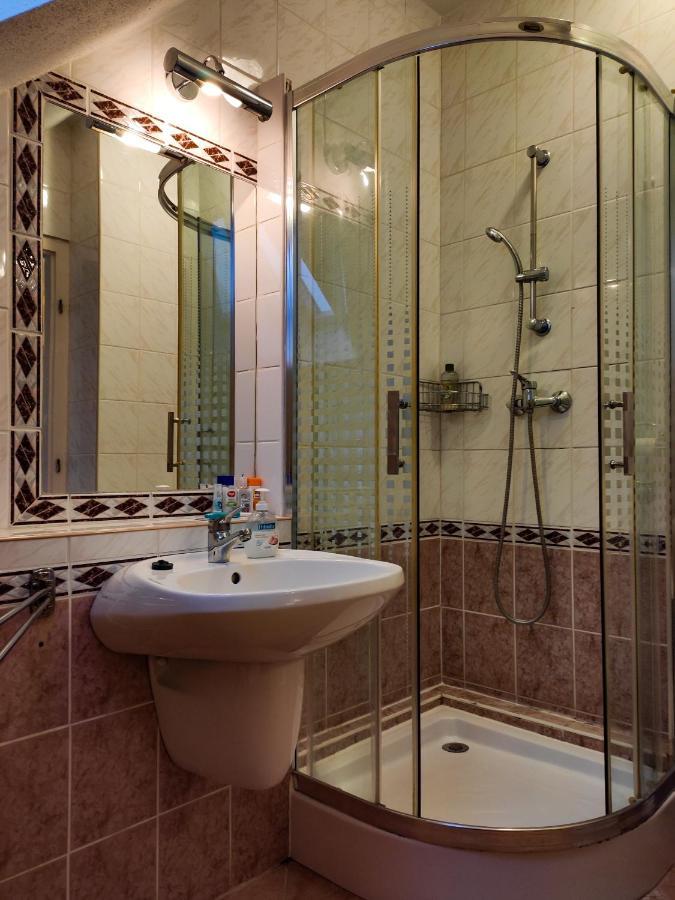 Afrodite Apartmanhaz Eger Luaran gambar