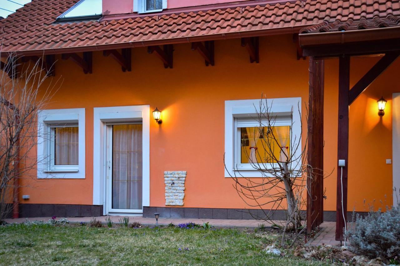 Afrodite Apartmanhaz Eger Luaran gambar